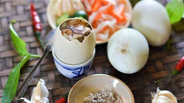 4 kinh nghiệm dân gian chọn trứng vịt lộn đúng chuẩn và các thực phẩm kiêng kị với trứng vịt lộn