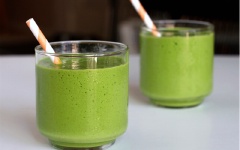 Sinh tố bơ, chuối và kiwi