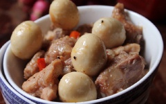 Sườn kho trứng cút