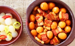 Thịt lợn kho trứng cút