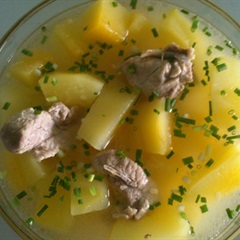 Canh đu đủ hầm xương