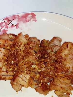 Bữa cơm thêm ngon miệng với những món thịt chiên và luộc