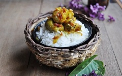 Ốc bươu xào cay