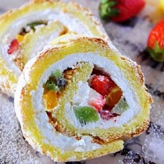 Bánh phô mai cuộn trái cây