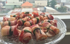 Ba rọi xông khói cuộn phô mai áp chảo