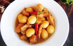 Thịt kho trứng cút