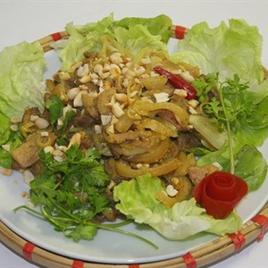 Chân giò heo xào lăn