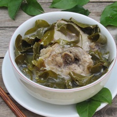 Canh thịt gà lá giang