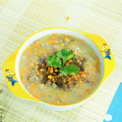 Súp khoai tây thịt bò cho bé biếng ăn