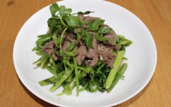 Bò xào cần nước