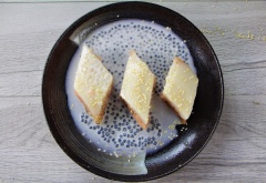 Bánh chuối xiêm hấp nước cốt dừa