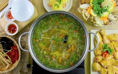 Lẩu gà nấu nấm