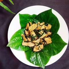 Gà rang lá lốt dân dã