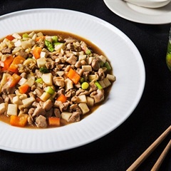 Thịt gà xào nấm đùi gà