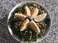 Salad rau càng cua cá mòi