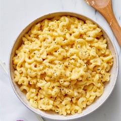 Pasta nui phô mai - Macaroni and Cheese