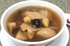 Canh gà hầm thảo mộc