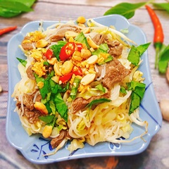 Gỏi bún gạo thịt bò