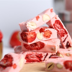 Kẹo nougat dâu tây