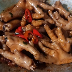 Chân gà xào siêu cay