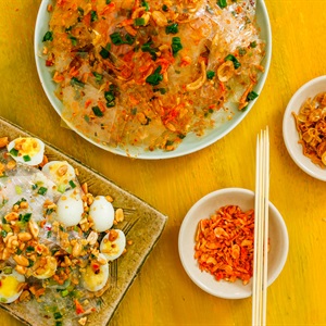 Bánh tráng mỡ hành sa tế tôm và bánh tráng mỡ hành