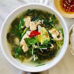 Canh gà lá giang đơn giản