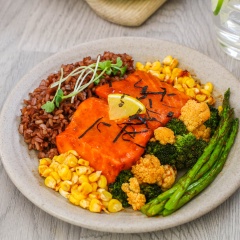 Cơm gạo lứt cá hồi vị sả