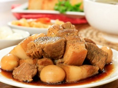 Thịt kho trứng cút