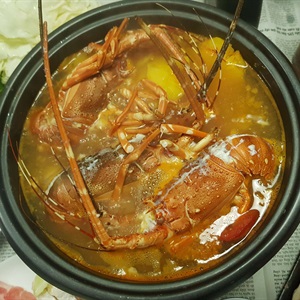 Lẩu tôm hùm