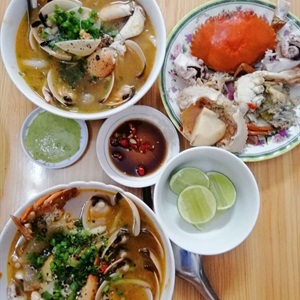 Bánh canh cua hải sản